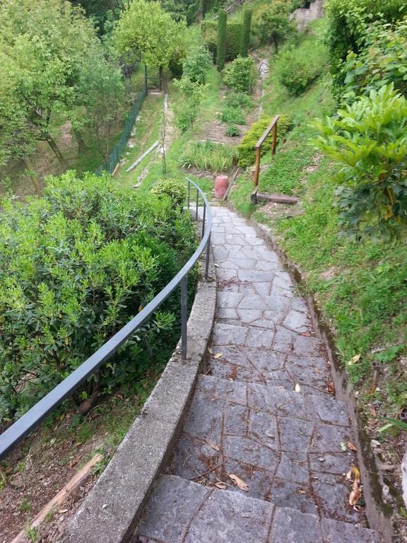 Casa Vacanze Le Violette Villa Brunate Cameră foto